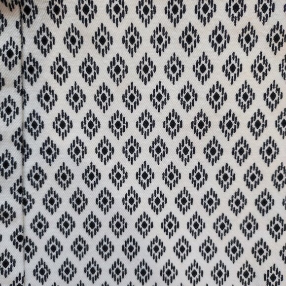 GAP casual pant white with black rhombus design women's size 2 R - Picture 6 of 6